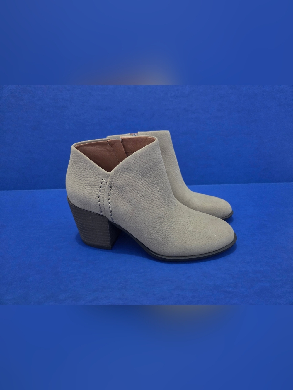 Lucky Brand Light Taupe Leather Ankle Booties New Without Box
